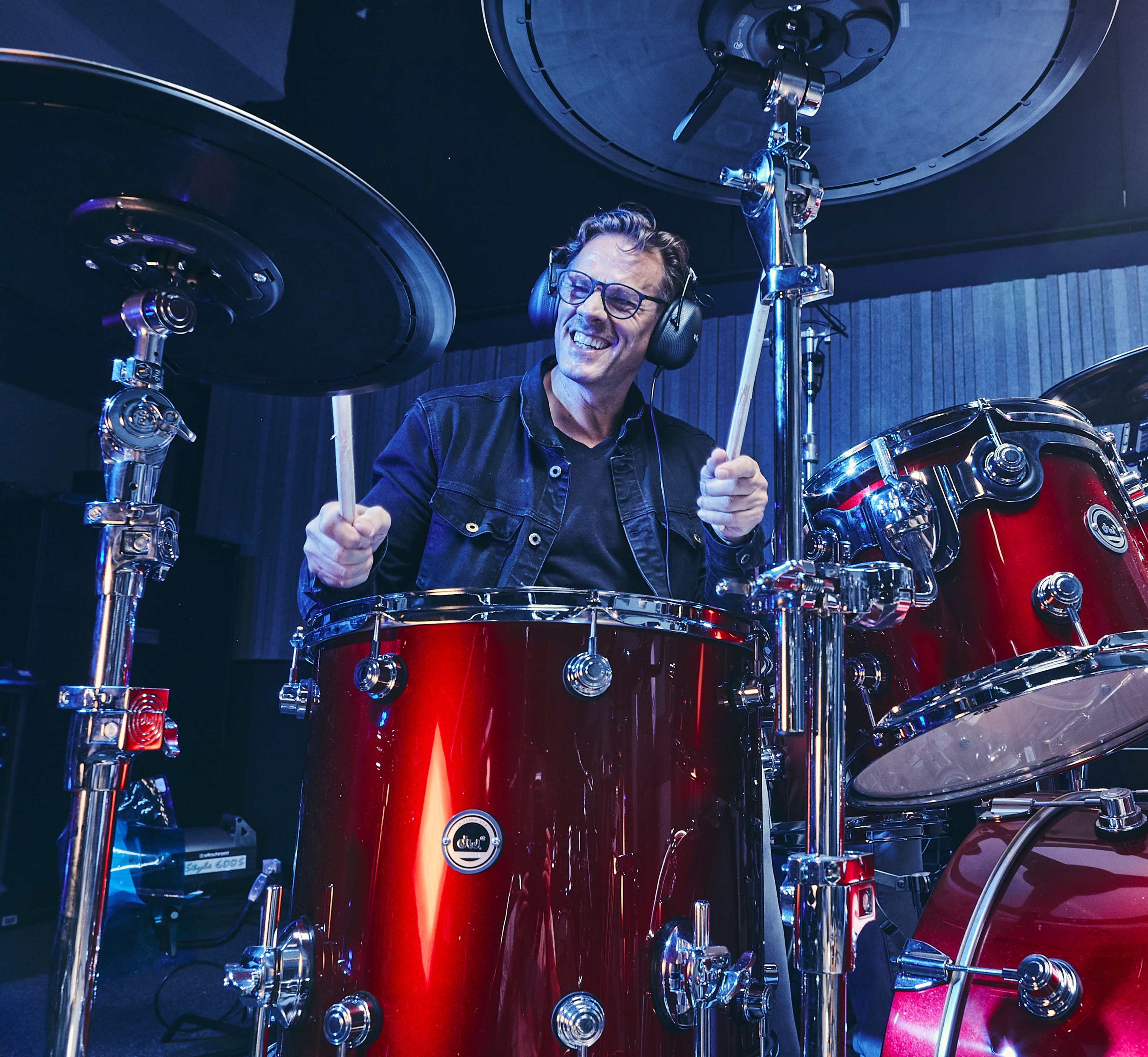 Drummer Thomas Lang playing DWe Drums